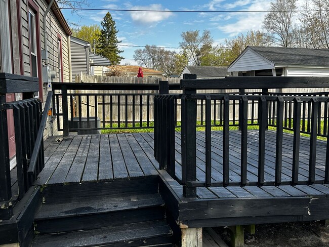 Building Photo - 2 Bedroom Home In Warren