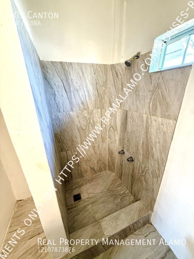 Building Photo - 409 Canton-
