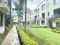 Building Photo - 126 Schick