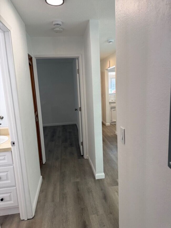 Building Photo - 680 Chorro St