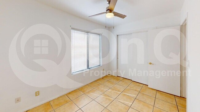 Building Photo - 2505 N Palo Santo Dr