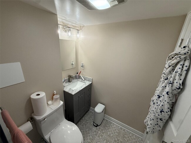 Building Photo - 16 Minkel Rd