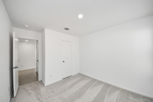Building Photo - 25657 Rose Creek Dr