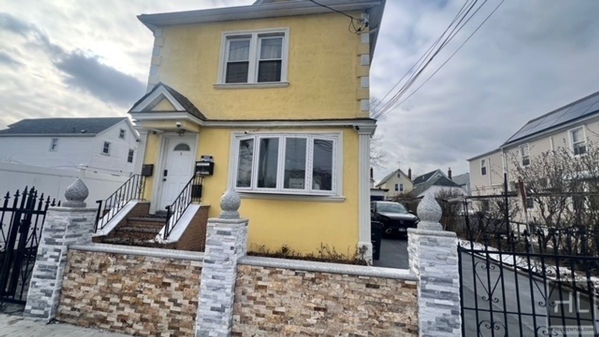 Building Photo - 115-50-115149 149th St