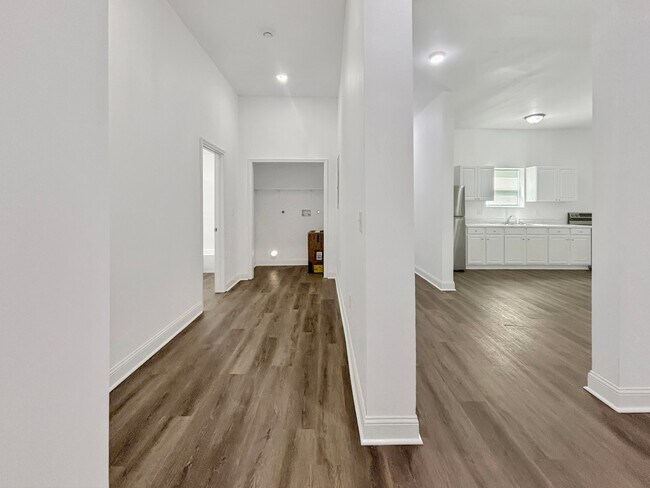 Building Photo - 4030 N Miro St