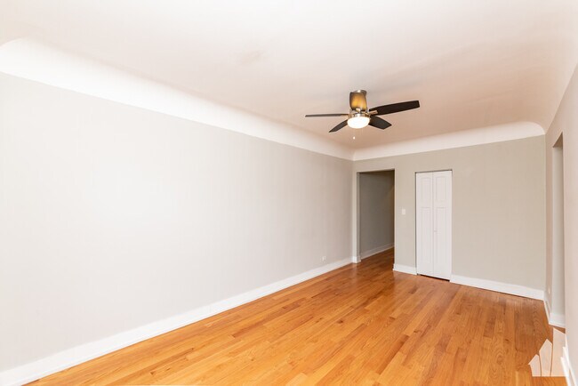 Building Photo - 545 Chestnut St