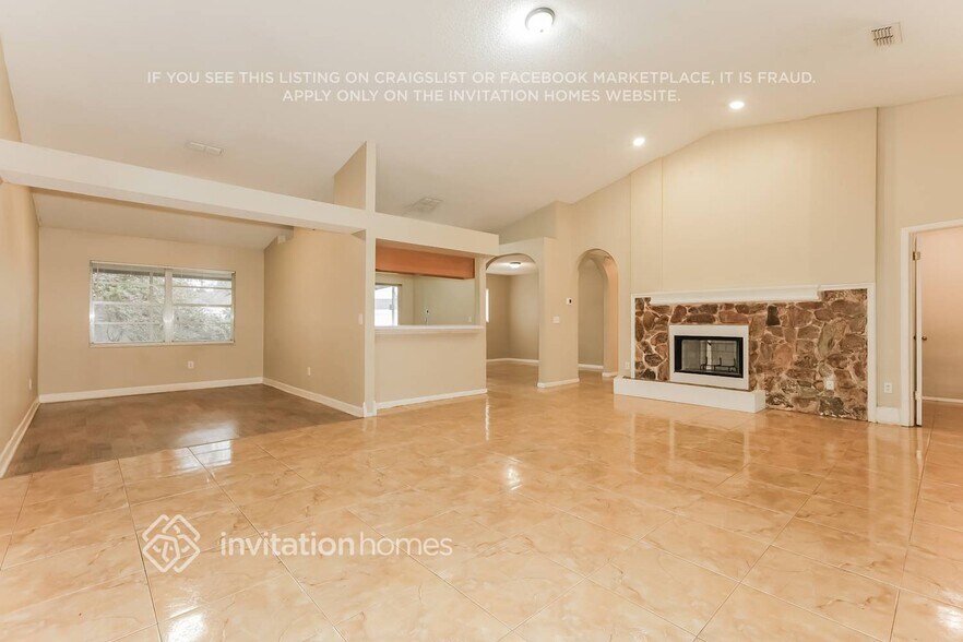 Building Photo - 1003 Pinehaven Ct