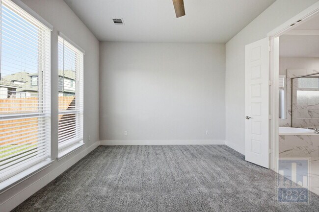 Building Photo - 216 Monrovia Wy