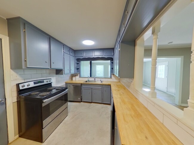 Building Photo - 430 N Jackson Heights St