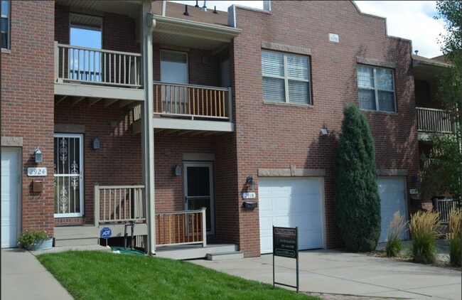 Front of house/garage - 2918 Yates St