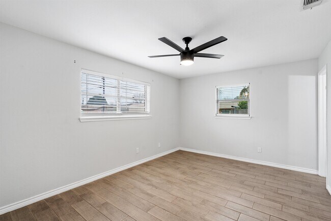 Building Photo - 108 Jaimie Way