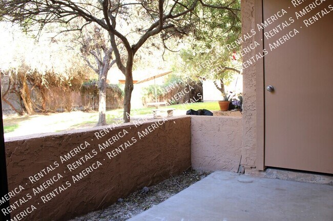 Building Photo - 3131 W Cochise Dr