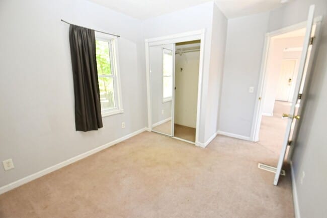 Building Photo - Mishawaka IN 2 Bedroom Home