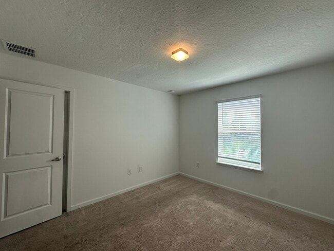 Building Photo - 1002 La Mirada Ct