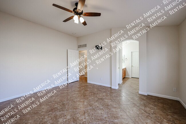 Building Photo - MOVE IN READY 4 BR IN WINDMILL RANCH