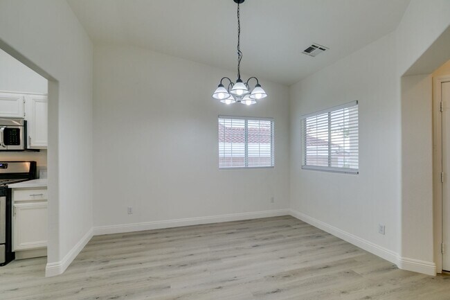 Building Photo - 437 Palegold St