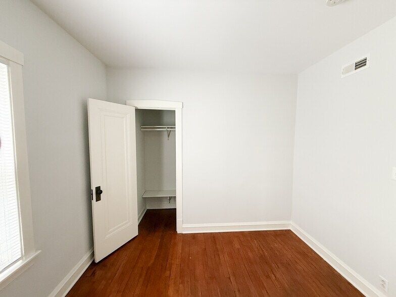 Secondary Bedroom - 5043 W Argyle St