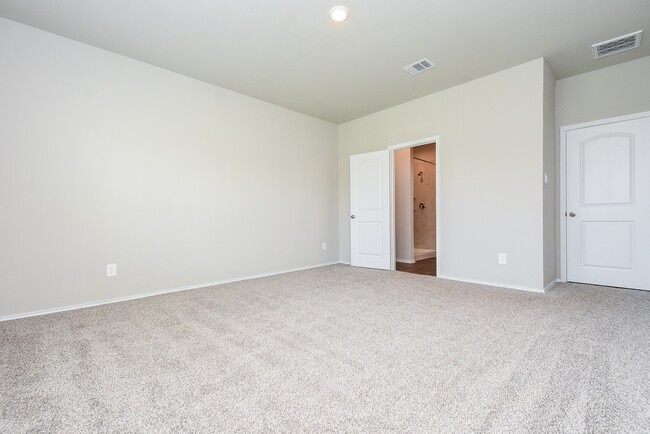 Building Photo - 40530 Birch Shadows Ct
