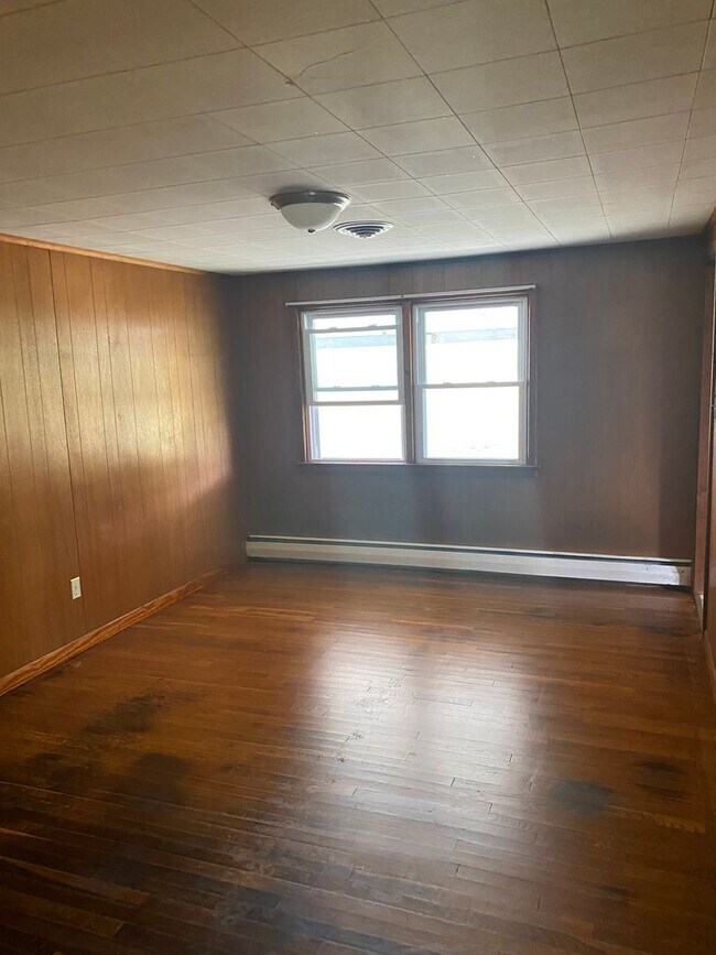 Building Photo - 20433 Amberson Rd