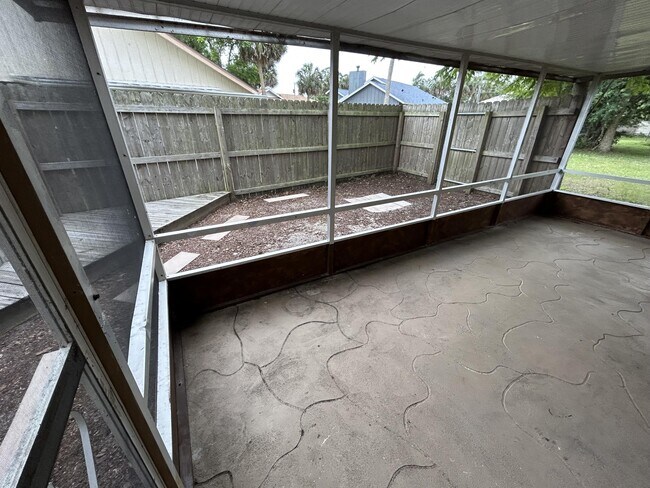 Building Photo - 14 Birdie Dr