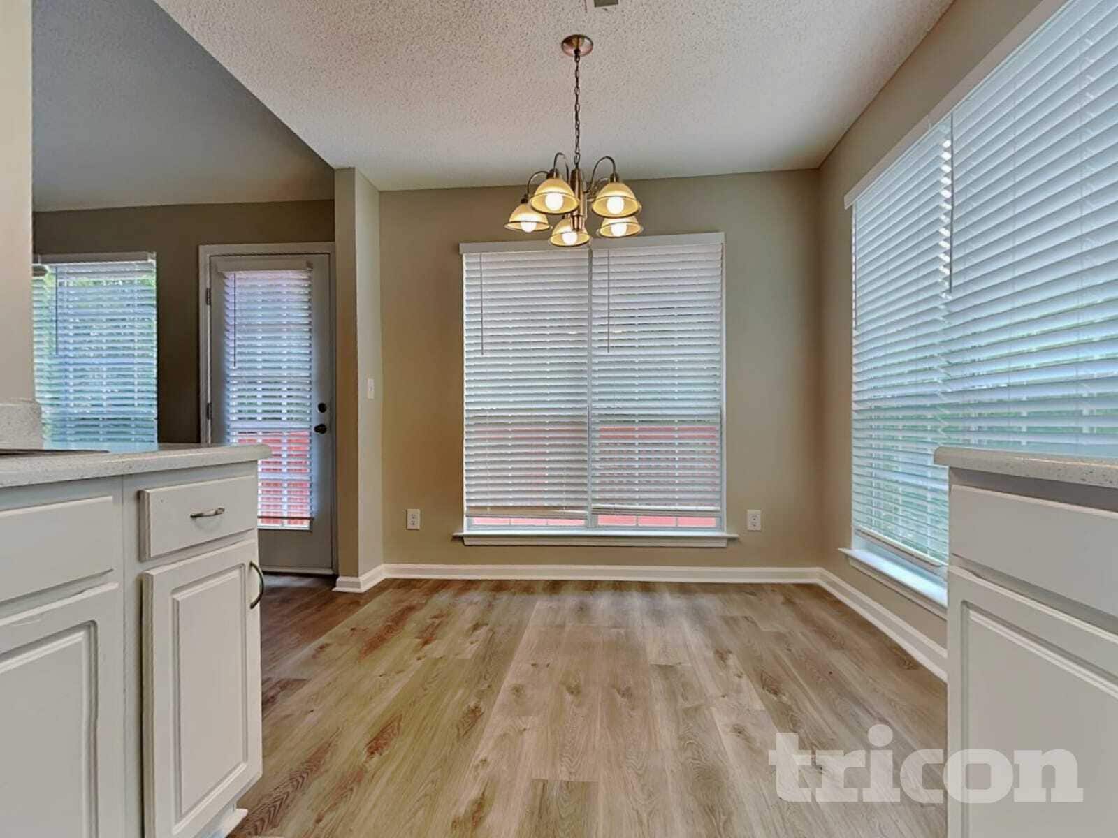 Building Photo - 4050 Monarch Dr