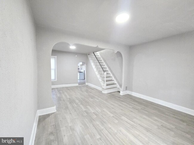 Building Photo - 4436 N Chadwick St