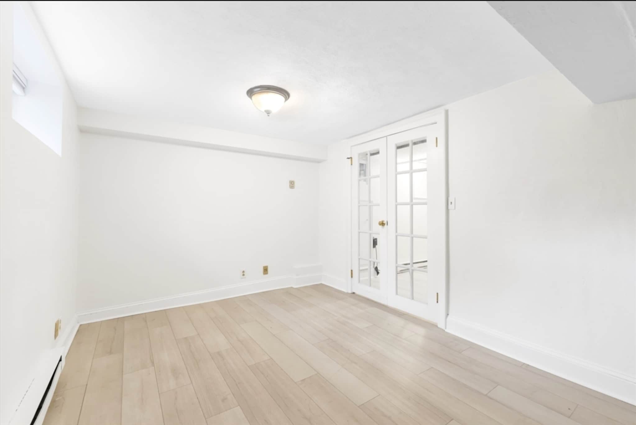 Building Photo - 64 Rowe St