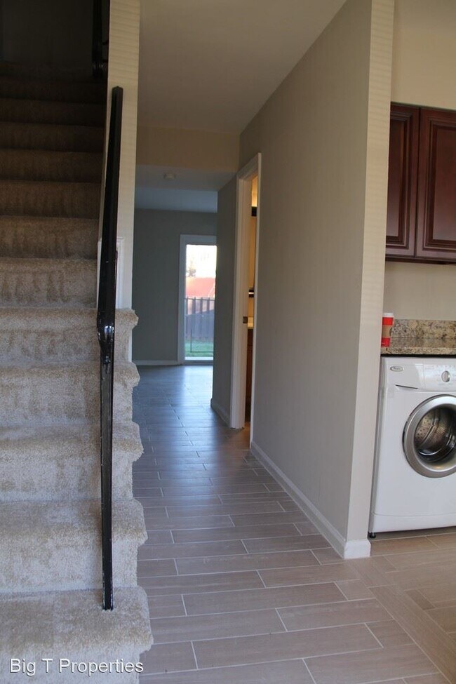 Building Photo - 3 br, 2.5 bath House - 8307 Irongate Way