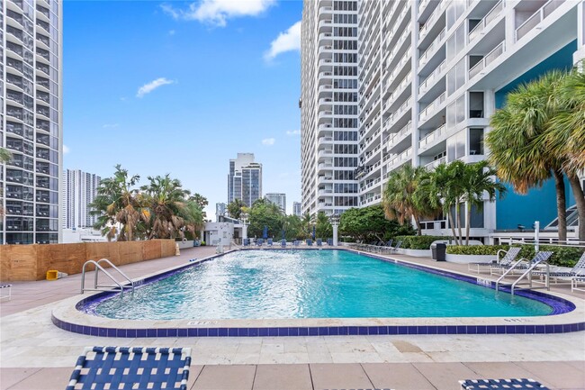 Pool - 1717 N Bayshore Dr