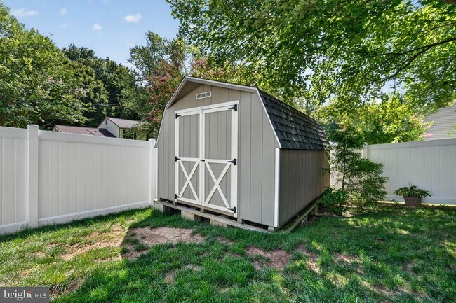 Building Photo - 8805 Rosanne Ct