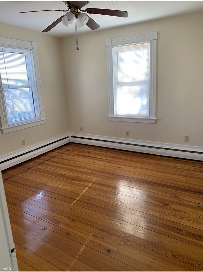 Building Photo - 2 br, 1 bath Apartment - 286 Cherry St