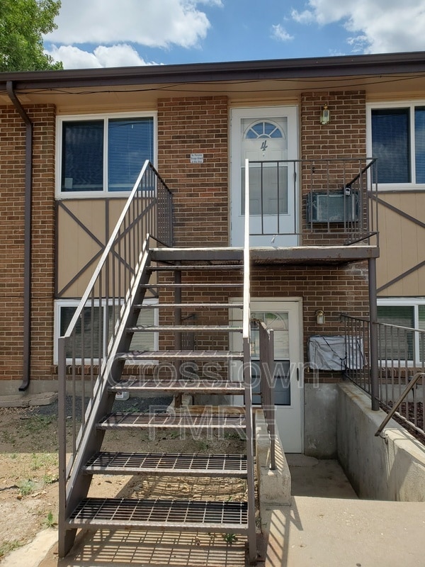 Primary Photo - 306 W Union Ave