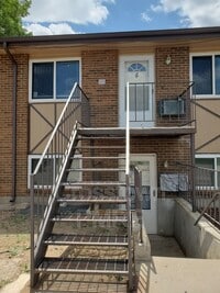Building Photo - 306 W Union Ave