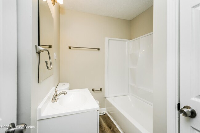 Building Photo - 8501 Shirley Ln