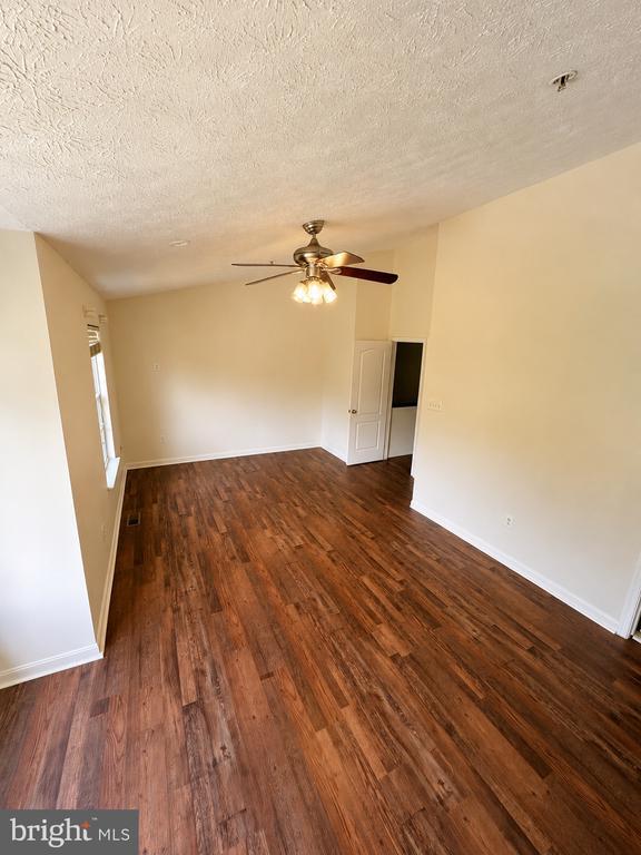 Building Photo - 16417 Eves Ct