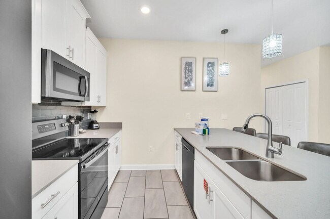 Building Photo - 780 Pebble Beach Dr