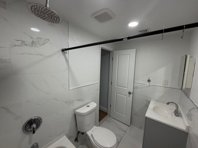 Building Photo - 442 Winters St