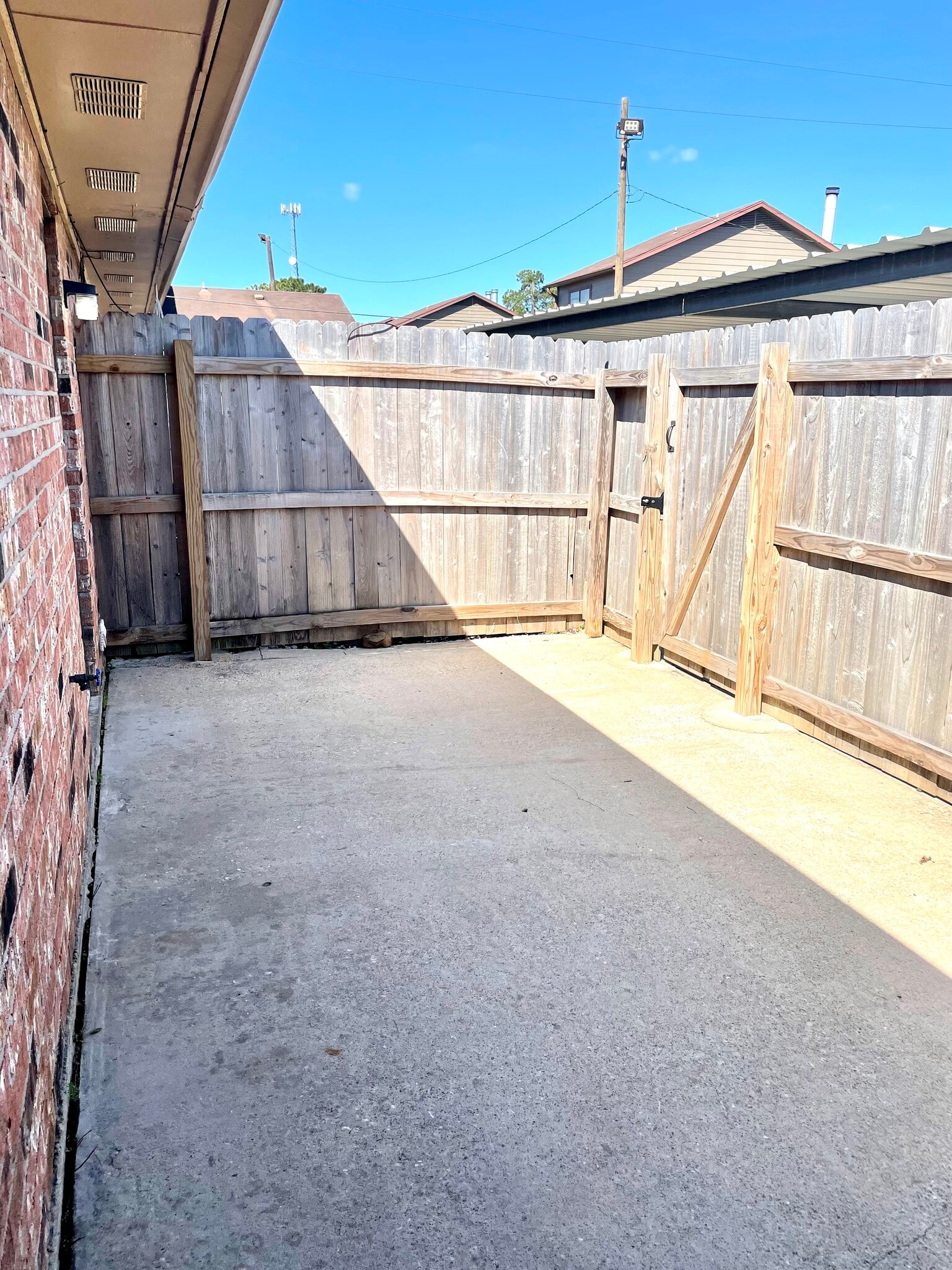 Building Photo - 5454 Folsom Dr