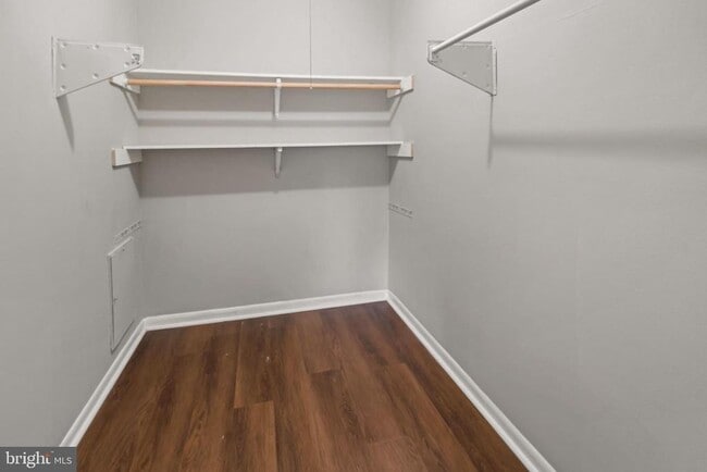 Building Photo - 6934 Hanover Pkwy