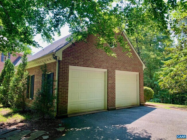 Building Photo - 580 Milford Rd
