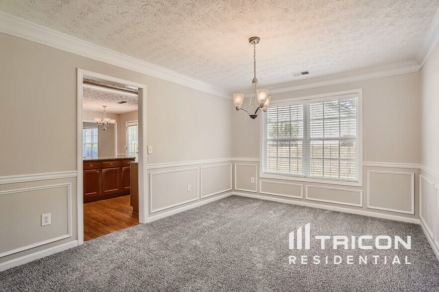 Building Photo - 1230 Webb Farm Ln
