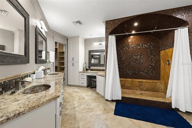 Building Photo - 2785 Bayside Dr S