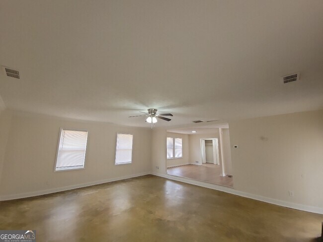 Building Photo - 463 Rock Meadow Dr