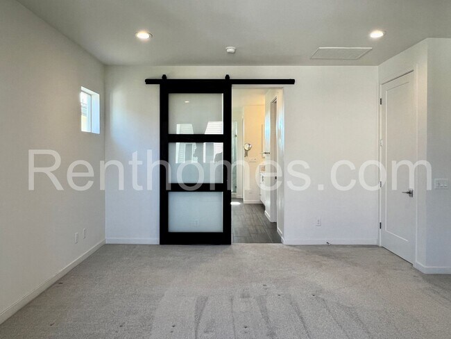 Building Photo - 15113 Lincoln Lp