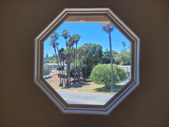 Building Photo - 1550 Encino Dr