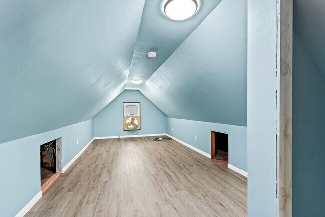 Building Photo - 27 Delaware Dr