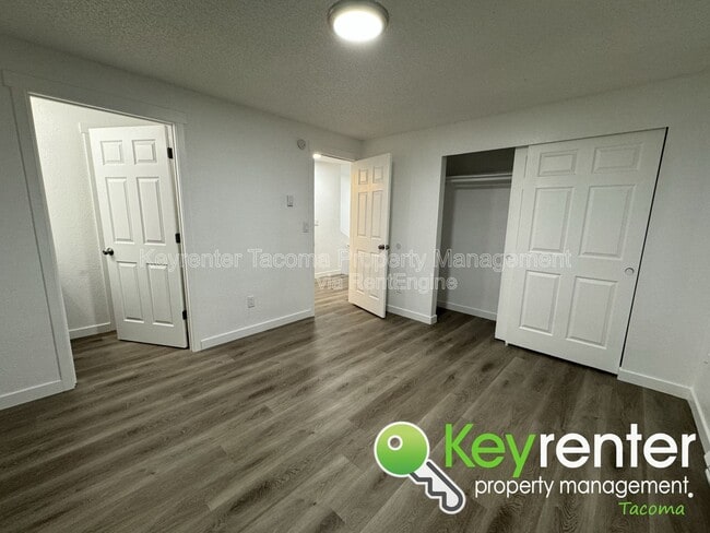 Building Photo - 15909 18th Ave Ct E