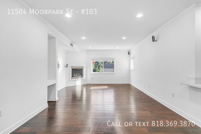 Building Photo - 11504 Moorpark St