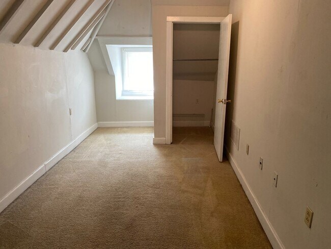 Building Photo - 339 Park Ave