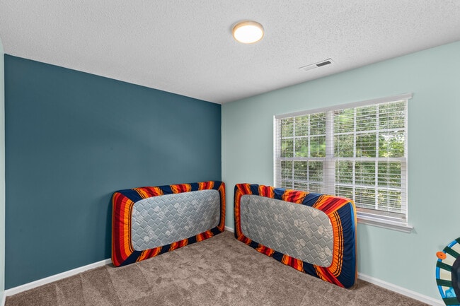 Building Photo - 1075 W Pueblo Dr